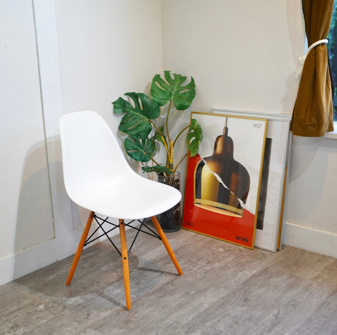 ハーマンミラー / Herman Miller サイドシェルチェア ドゥエルレッグ ホワイト チャールズ＆レイ・イームズ