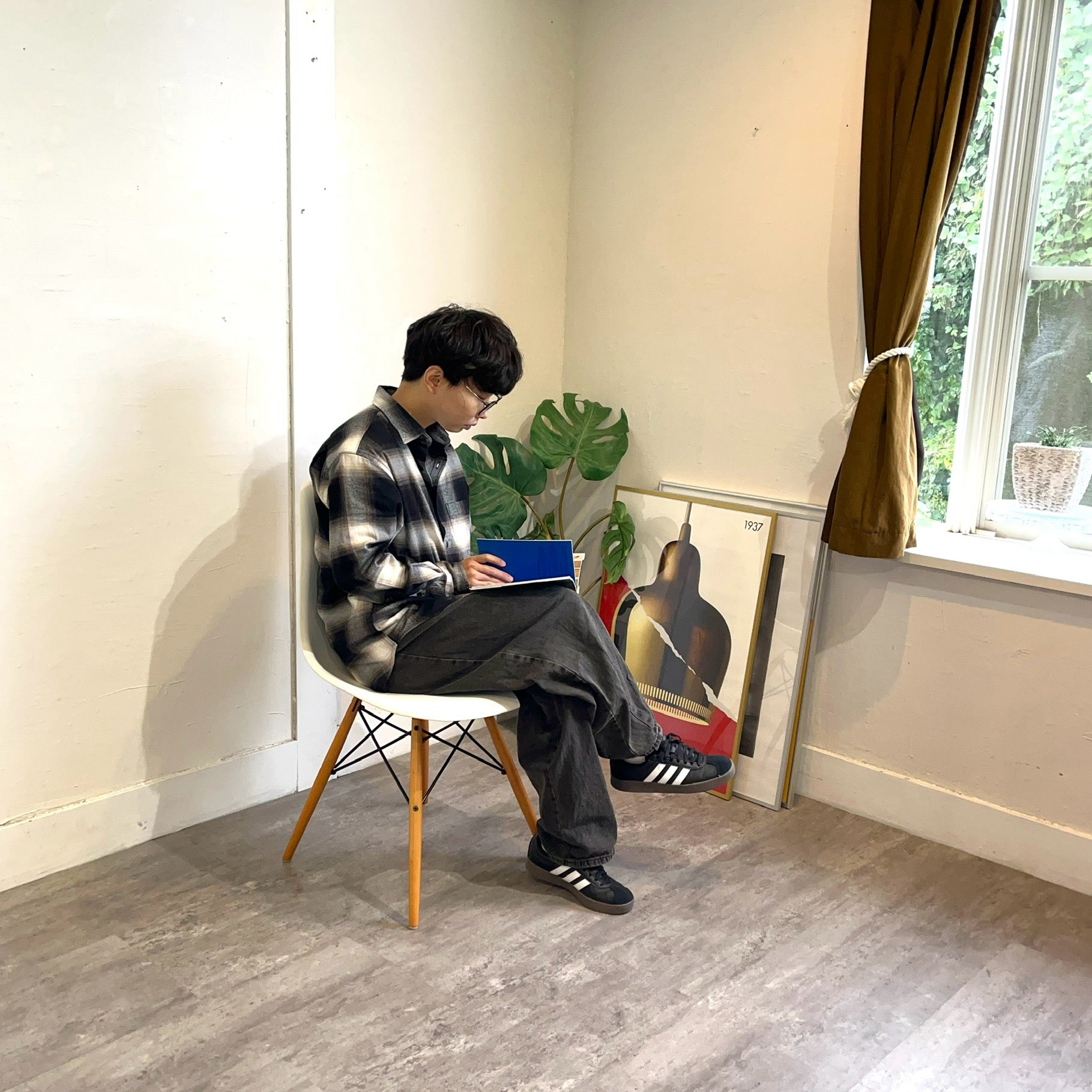 ハーマンミラー / Herman Miller サイドシェルチェア ドゥエルレッグ ホワイト チャールズ＆レイ・イームズ