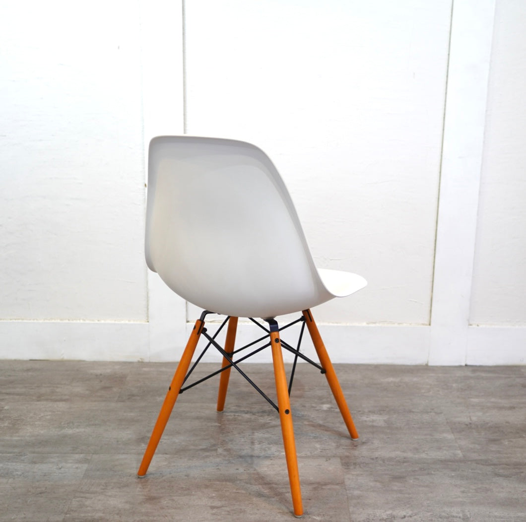 ハーマンミラー / Herman Miller サイドシェルチェア ドゥエルレッグ ホワイト チャールズ＆レイ・イームズ