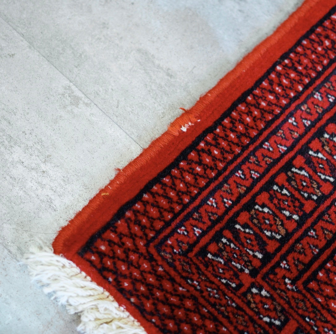 トライバルラグ  敷物 レッド  113×61 ラグマット