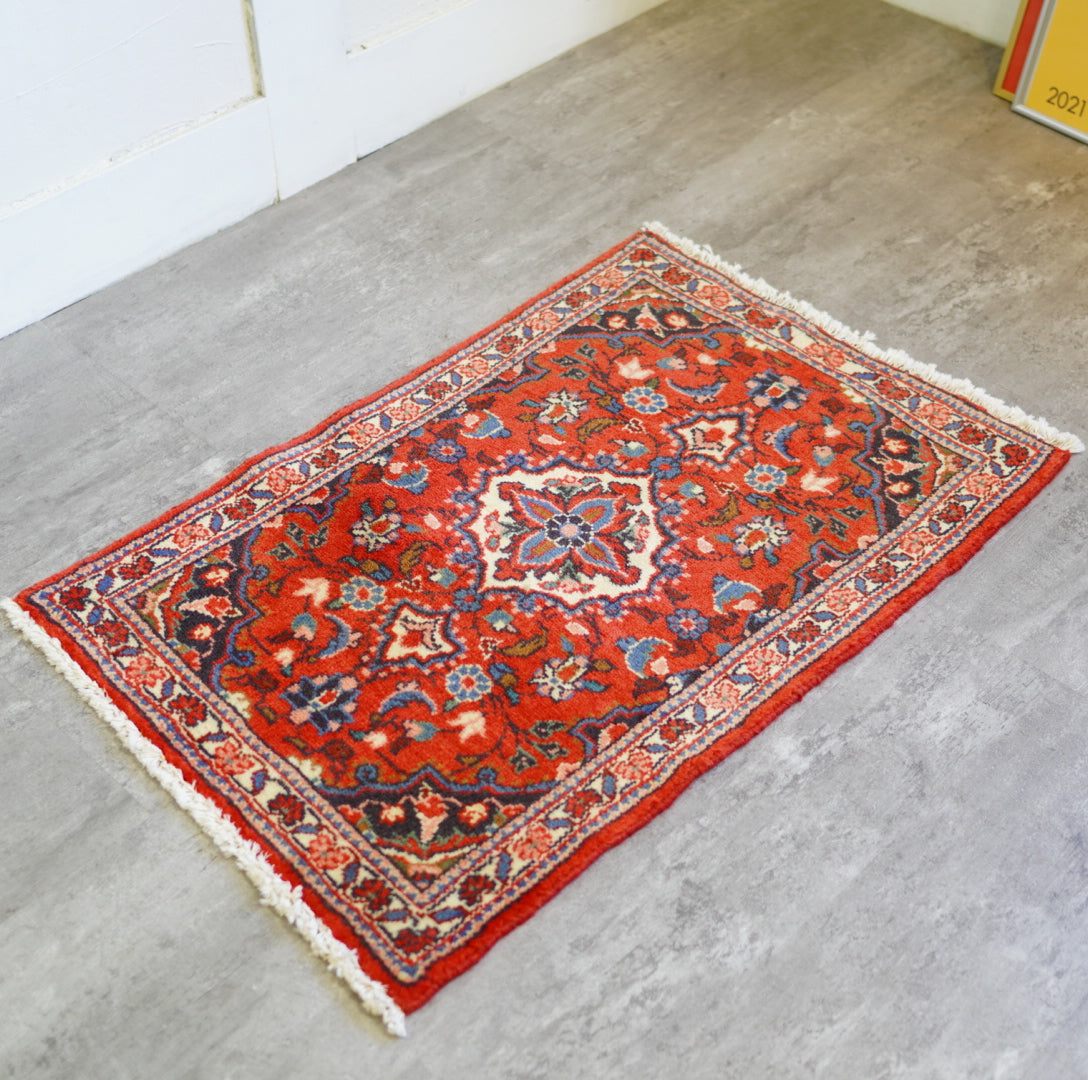 トライバルラグ  敷物 レッド  86×55 ラグマット