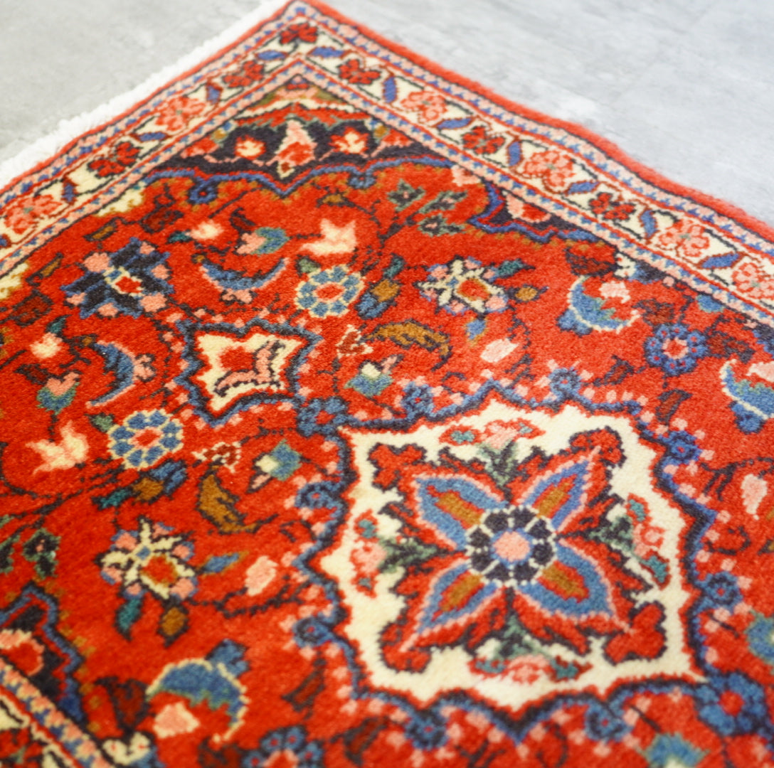 トライバルラグ  敷物 レッド  86×55 ラグマット