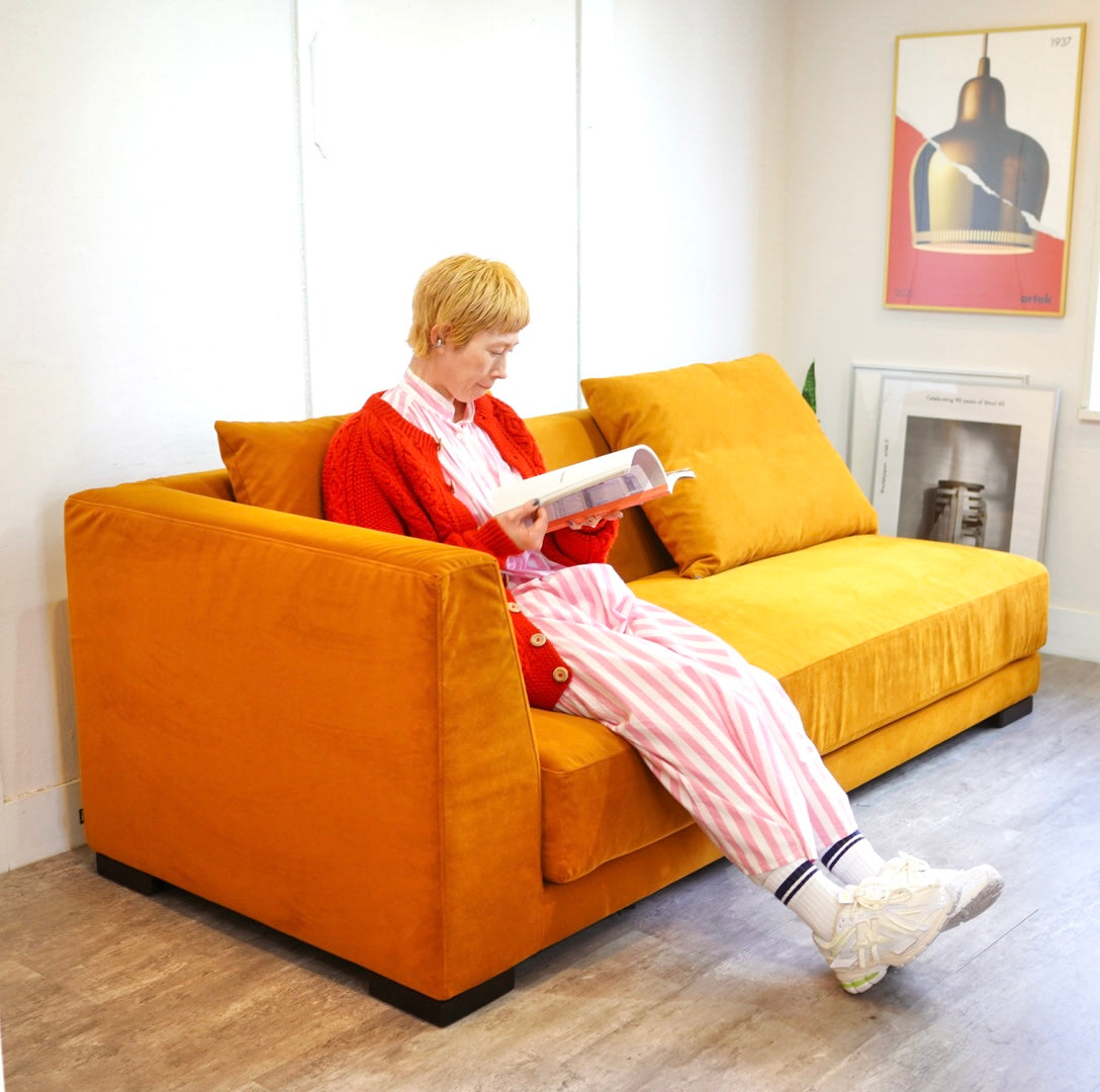 フクラ / HUKLA レジオ 右アームソファ W200 中古 キャメルカラー