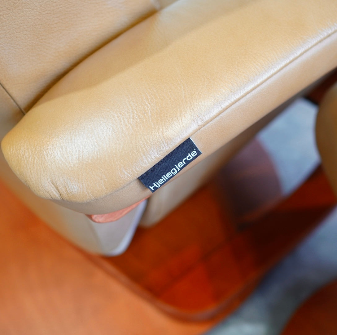 イエリアーダ / Hjellegjerde フィヨルド ウノ Cベースチェア フットスツール付き リクライニング 本革 ノルウェー