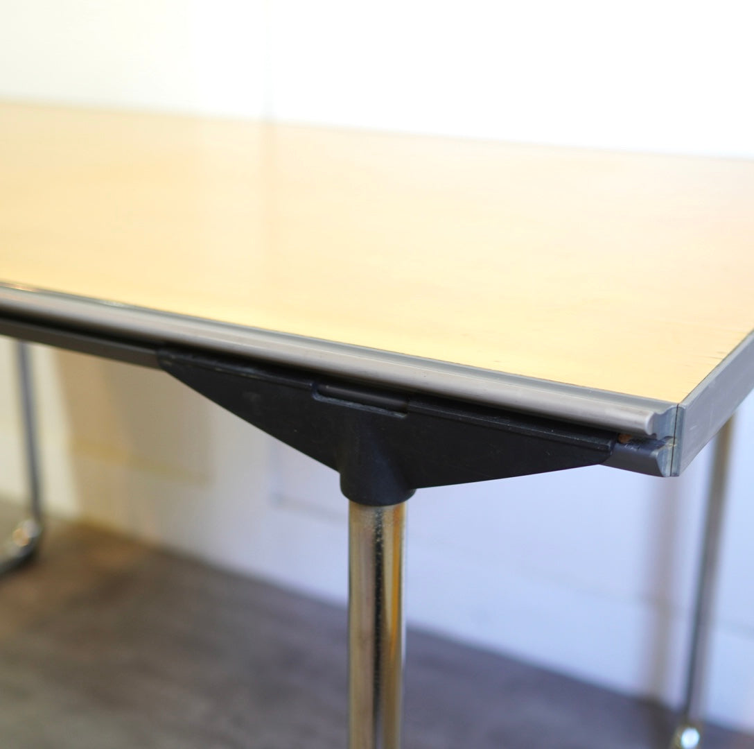 フリッツ・ハンセン / FRITZ HANSEN クリックテーブル / CLICK エリック・マグヌッセン