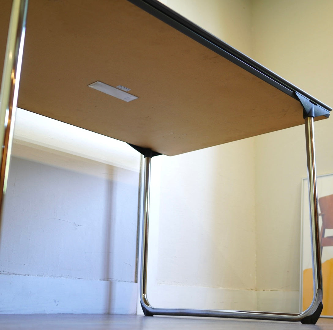 フリッツ・ハンセン / FRITZ HANSEN クリックテーブル / CLICK エリック・マグヌッセン