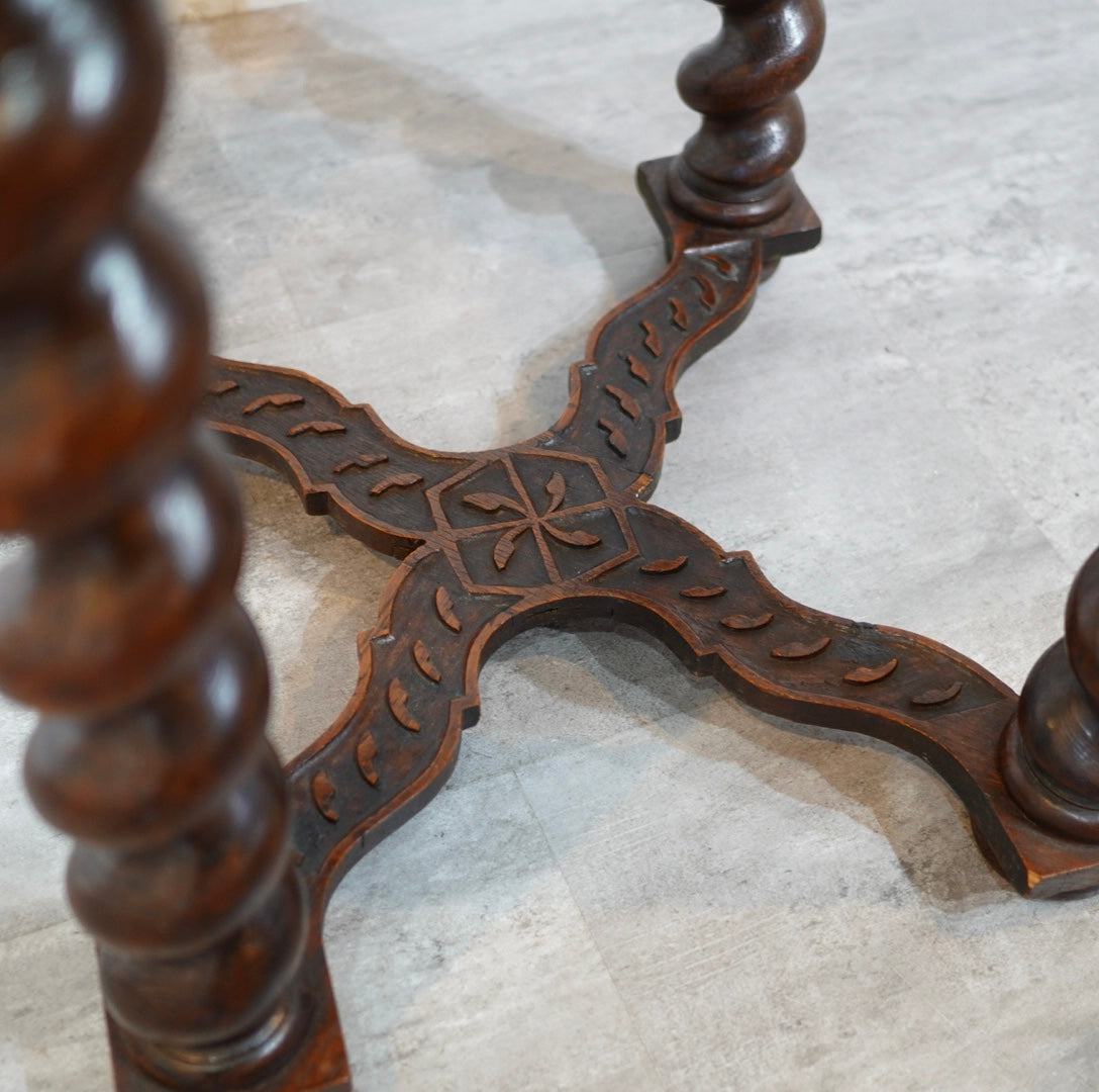 ツイストレッグ サイドテーブル 英国アンティーク オケージョナル