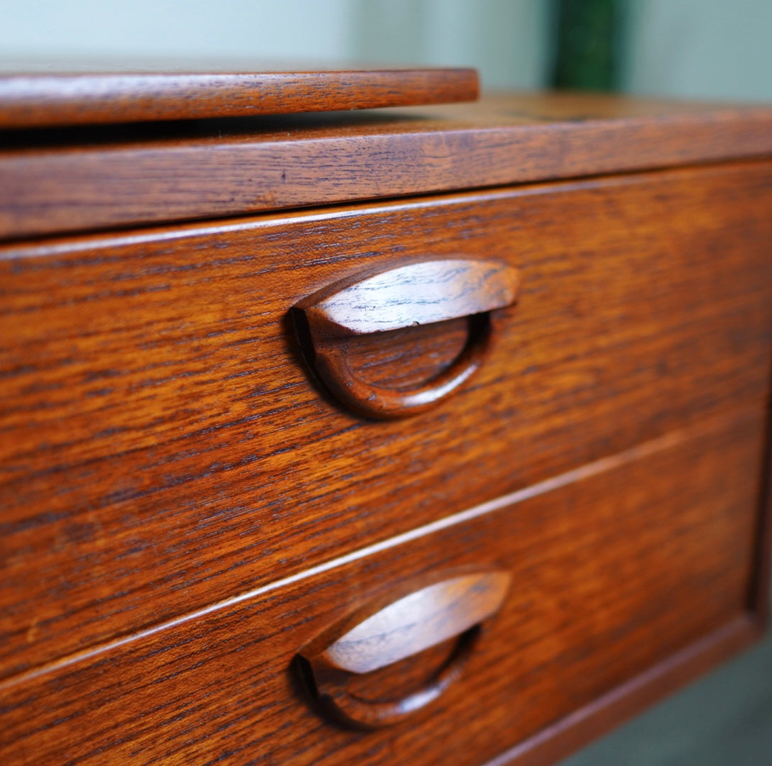 FMモブラー / Feldballs Møbelfabrik TVボード ミニキャビネット カイ・クリスチャンセン ヴィンテージ