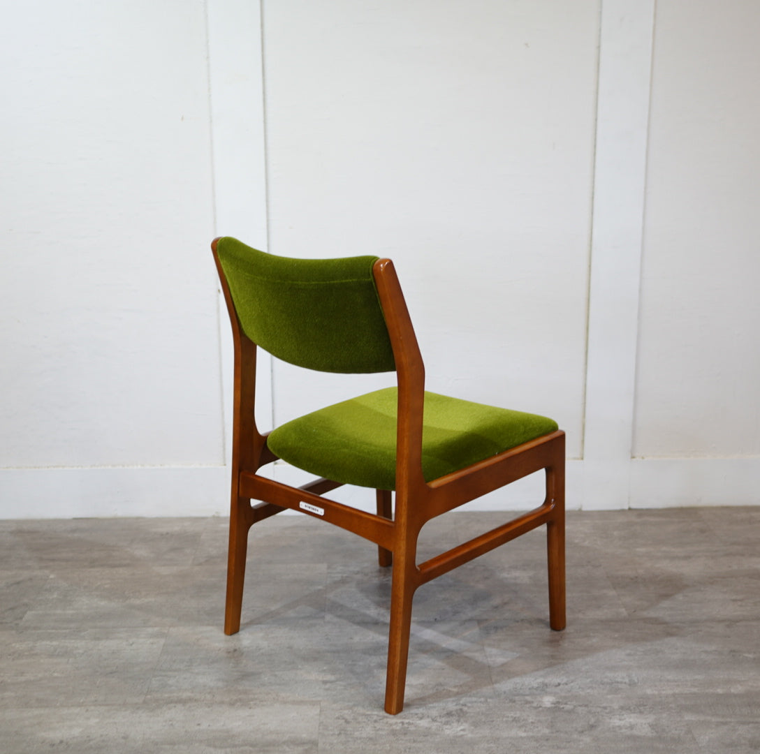 カリモク60 ダイニングチェア アームレス モケットグリーン