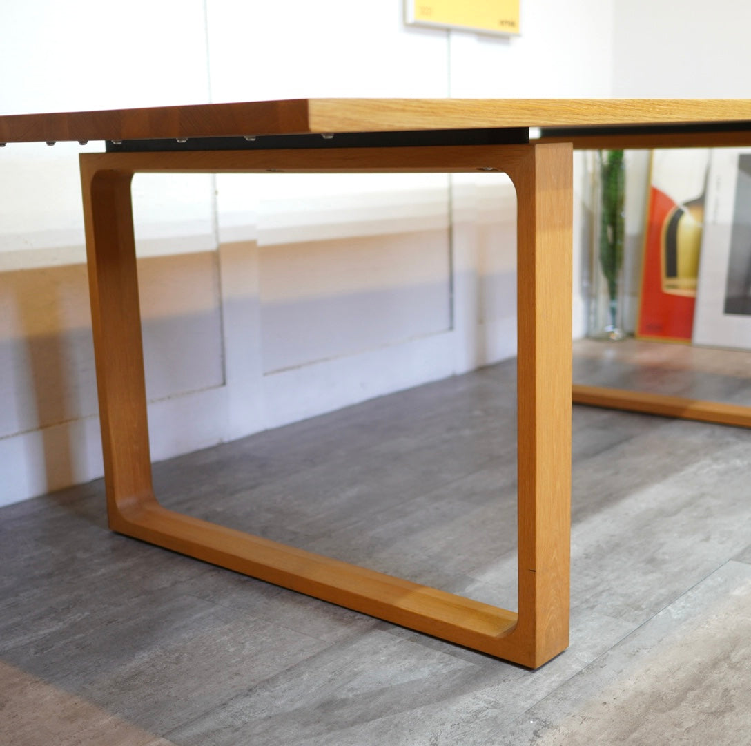 フリッツハンセン / FRITZ HANSEN エッセイ / ESSAY ダイニングテーブル セシリエ・マンツ