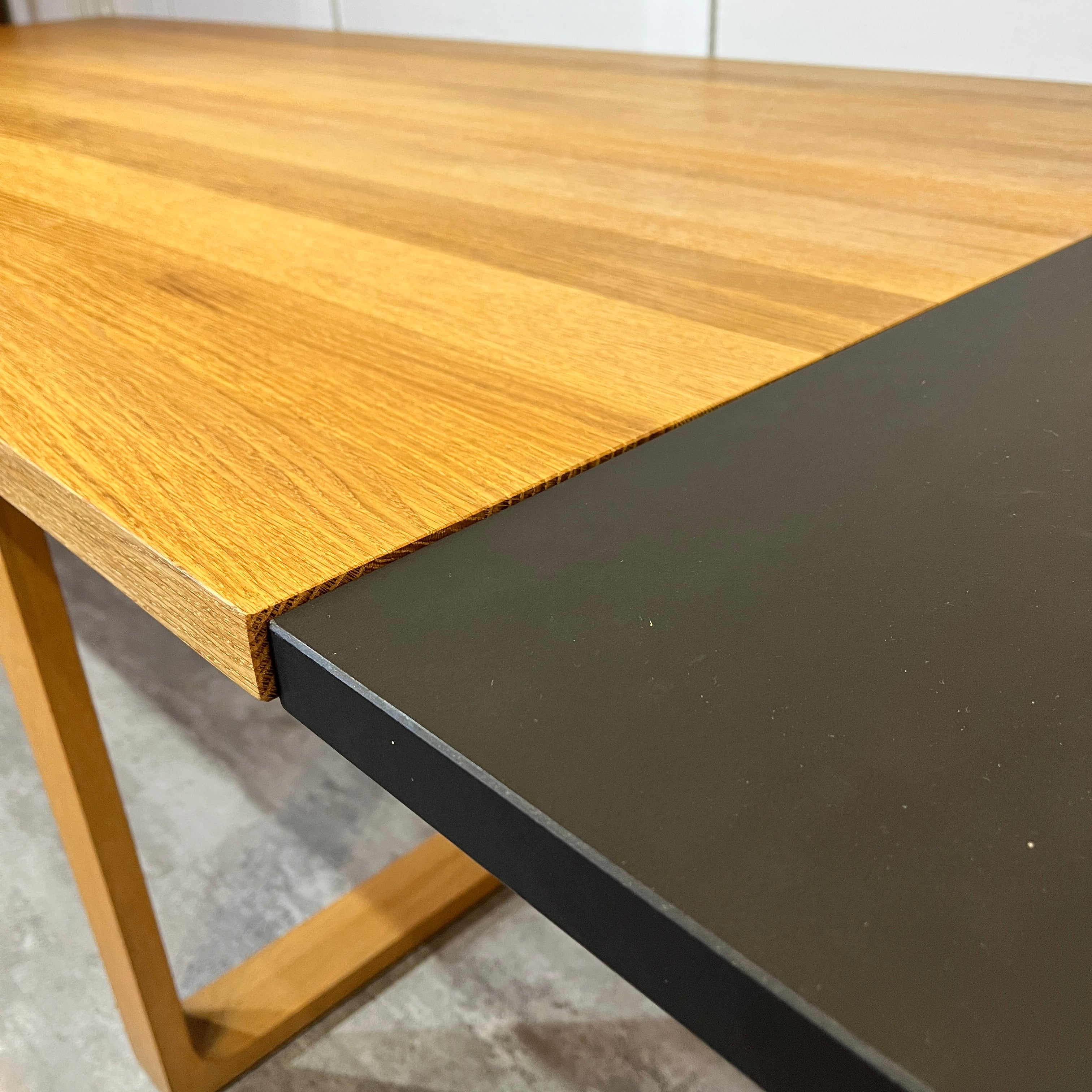 フリッツハンセン / FRITZ HANSEN エッセイ / ESSAY ダイニングテーブル セシリエ・マンツ