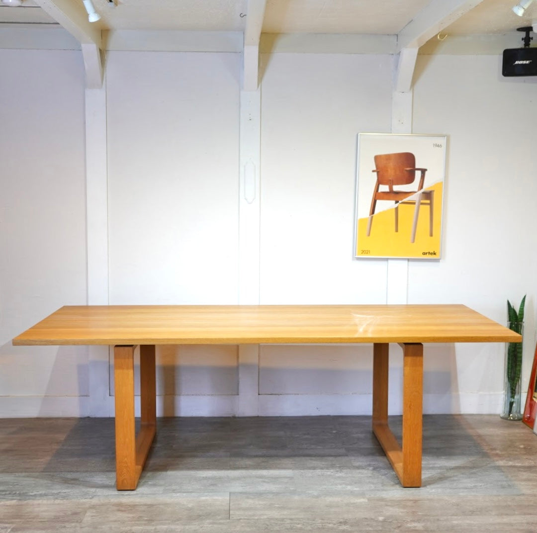 フリッツハンセン / FRITZ HANSEN エッセイ / ESSAY ダイニングテーブル セシリエ・マンツ