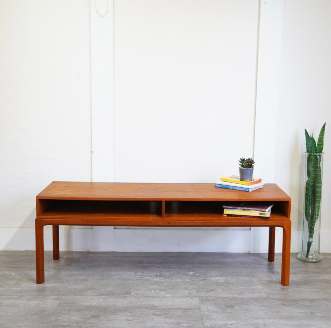 カイ・クリスチャンセン AKSEL KJERSGAARD Danish Danish floating shelf by Kai Kristansen for Aksel Kjersgaard in