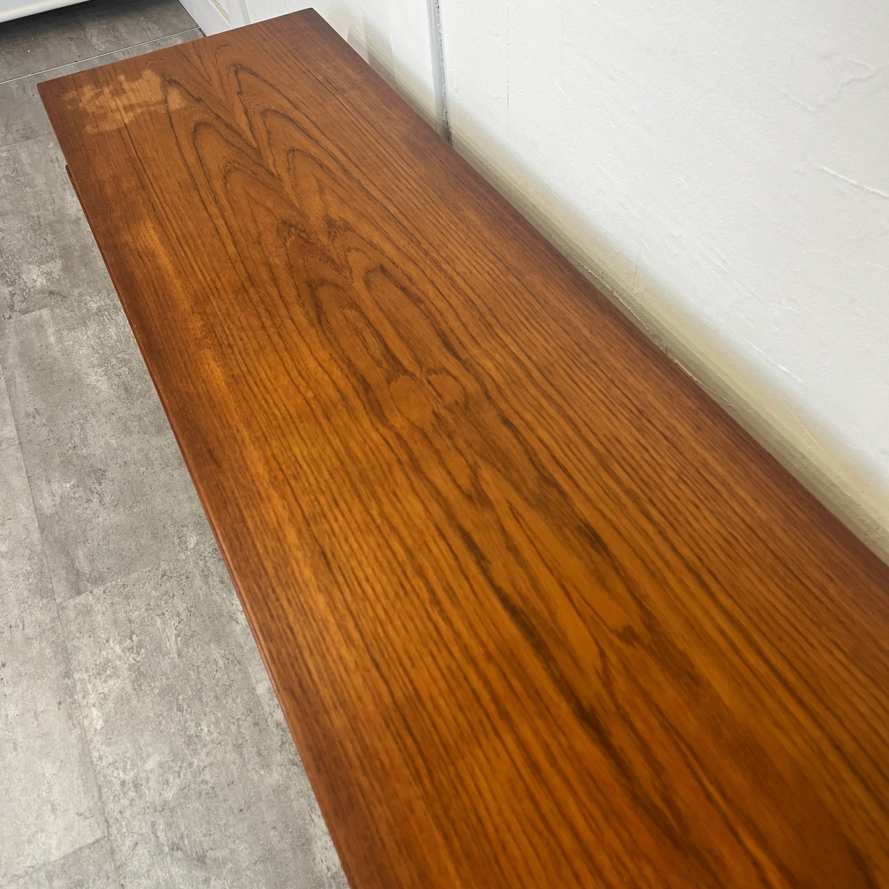 アクセルキアスゴー / Aksel Kjersgaard No.393 ローキャビネット カイ・クリスチャンセン チーク  北欧デンマーク  ヴィンテージ