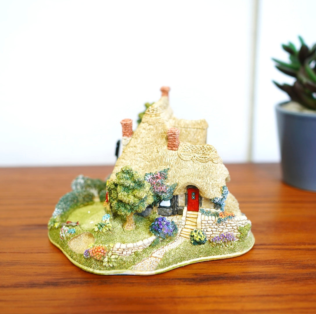 リリパットレーン / Lilliput lane 「The NINETEENTH HOLE