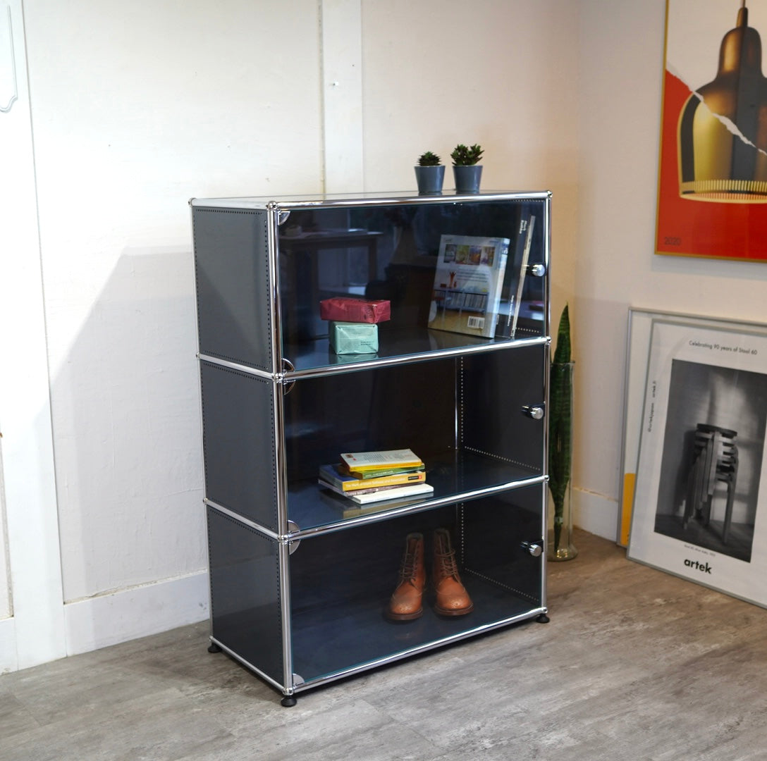 USMハラー / USM Haller モジュラーキャビネット 1列3段 ガラスドア サイドボード ネイビーグレー