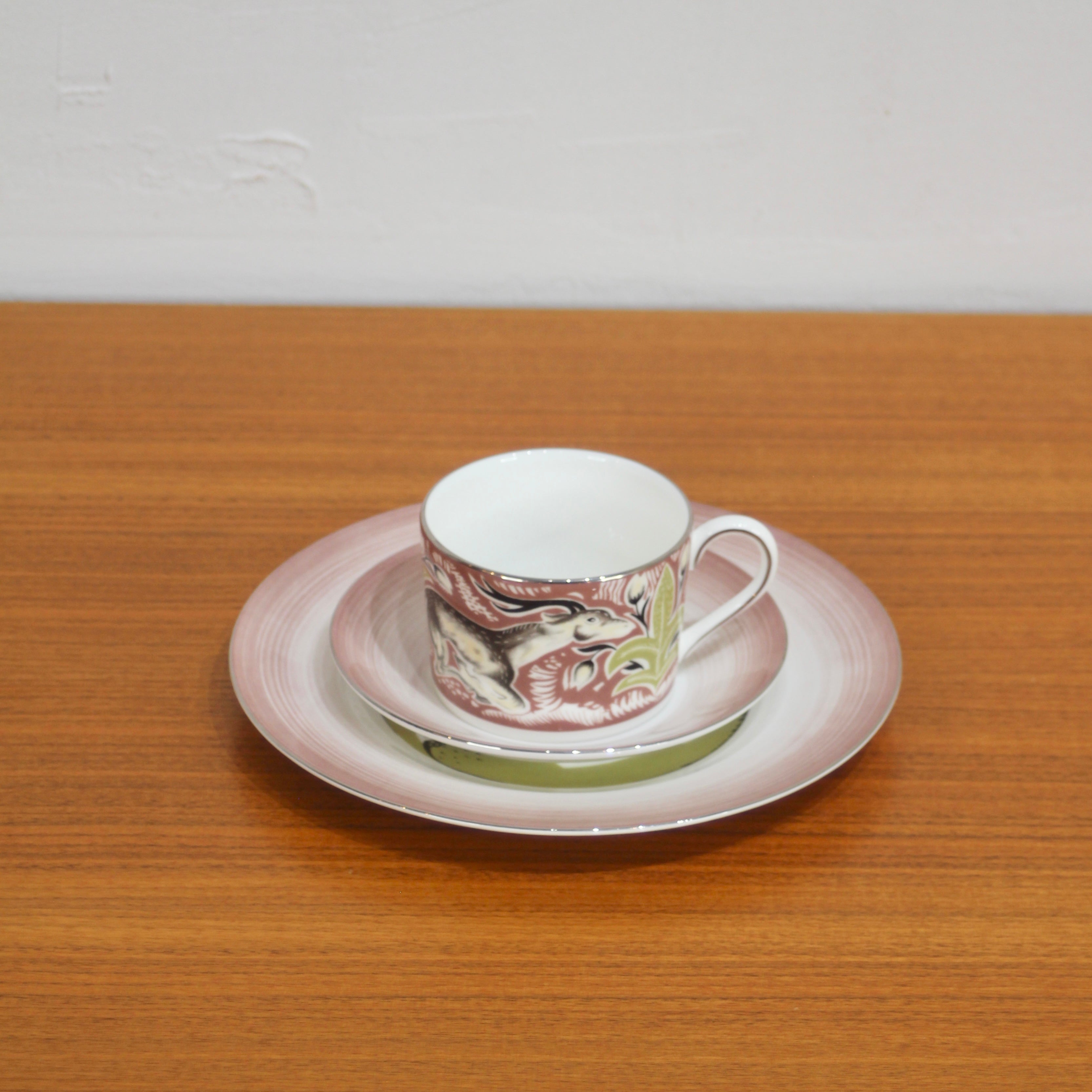 ウェッジウッド / WEDGWOOD 横たわる鹿 / Recumbent Deer カップ＆ソーサー＆プレート トリオ スージー・クーパー