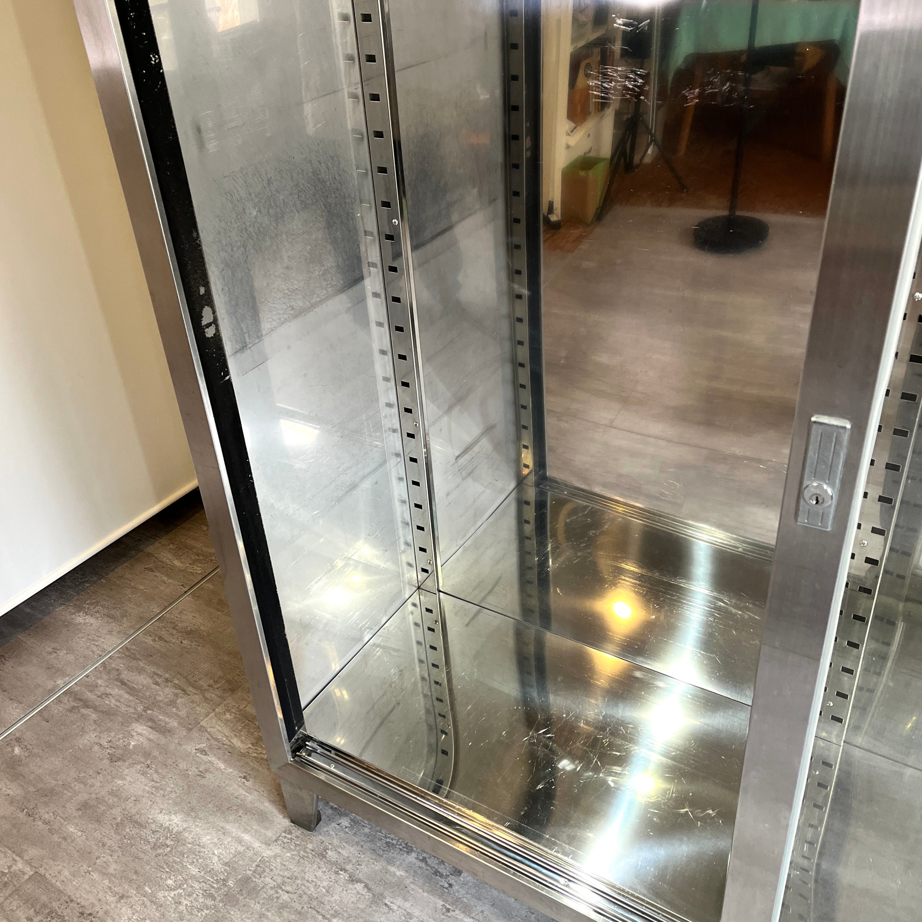 ステンレスキャビネット ケビント ショーケース w150㎝ 中古
