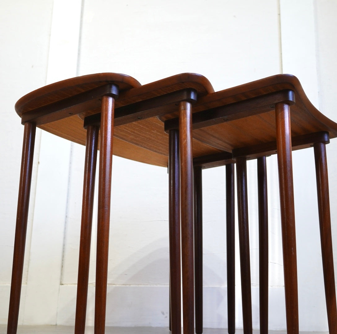 北欧ヴィンテージ ネストテーブル キドニーテーブル ビーンズテーブル コーヒーテーブル デンマーク チーク材