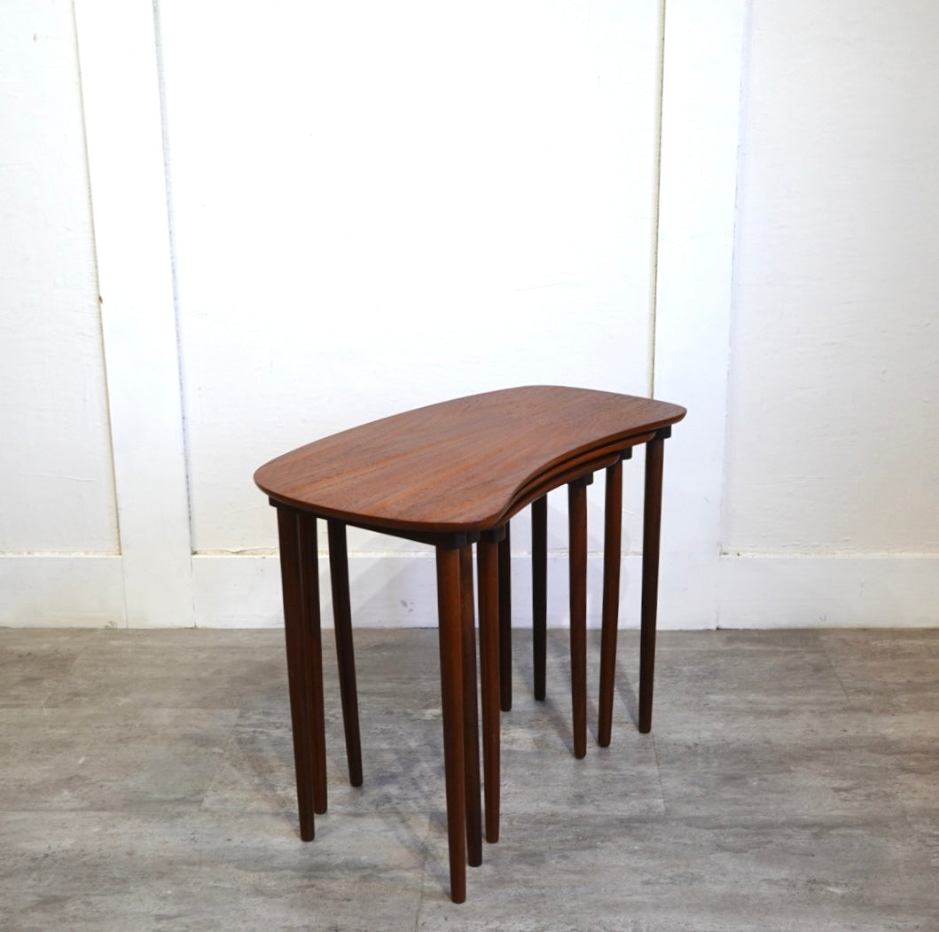 北欧ヴィンテージ ネストテーブル キドニーテーブル ビーンズテーブル コーヒーテーブル デンマーク チーク材