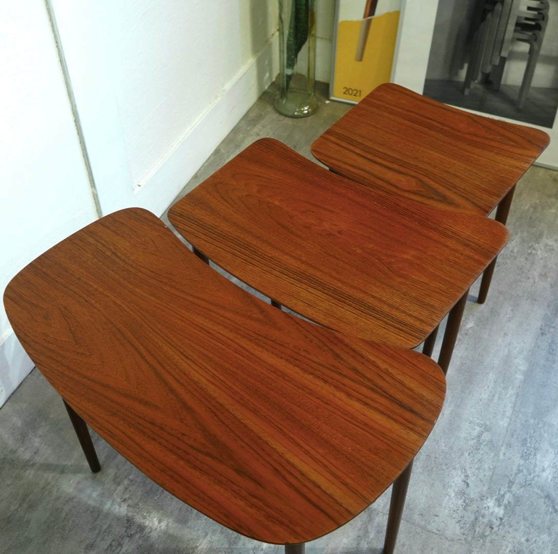 北欧ヴィンテージ ネストテーブル キドニーテーブル ビーンズテーブル コーヒーテーブル デンマーク チーク材