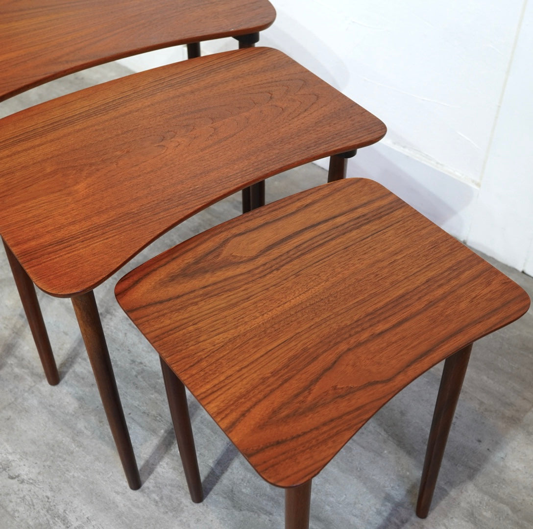 北欧ヴィンテージ ネストテーブル キドニーテーブル ビーンズテーブル コーヒーテーブル デンマーク チーク材