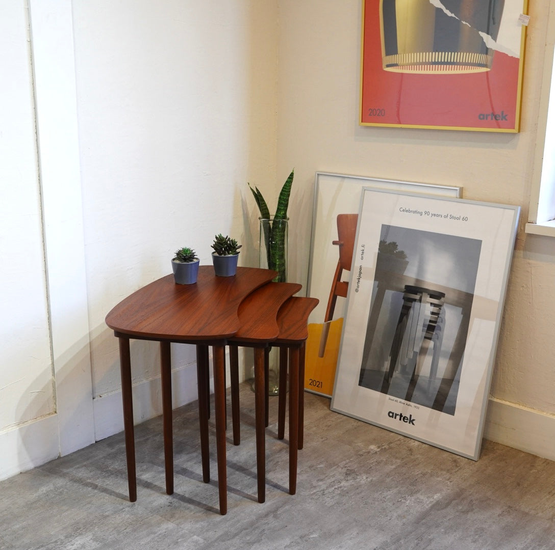 北欧ヴィンテージ ネストテーブル キドニーテーブル ビーンズテーブル コーヒーテーブル デンマーク チーク材