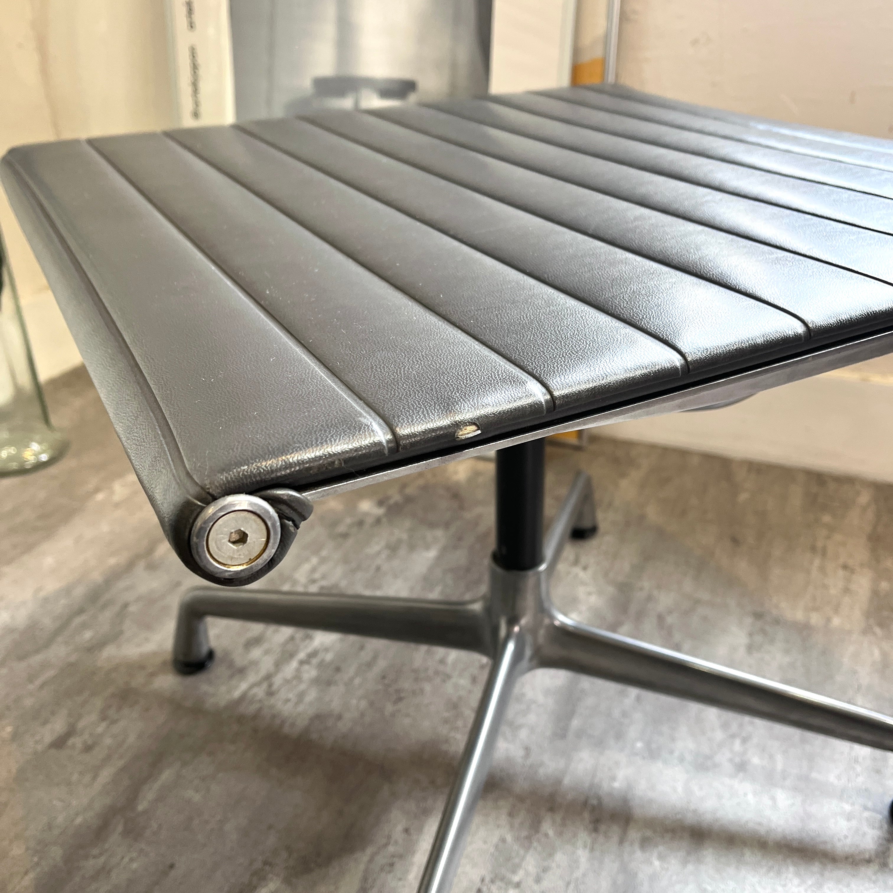 ハーマンミラー / Herman Miller アルミナムグループ ラウンジチェア&オットマン ブラック ヴィンテージ