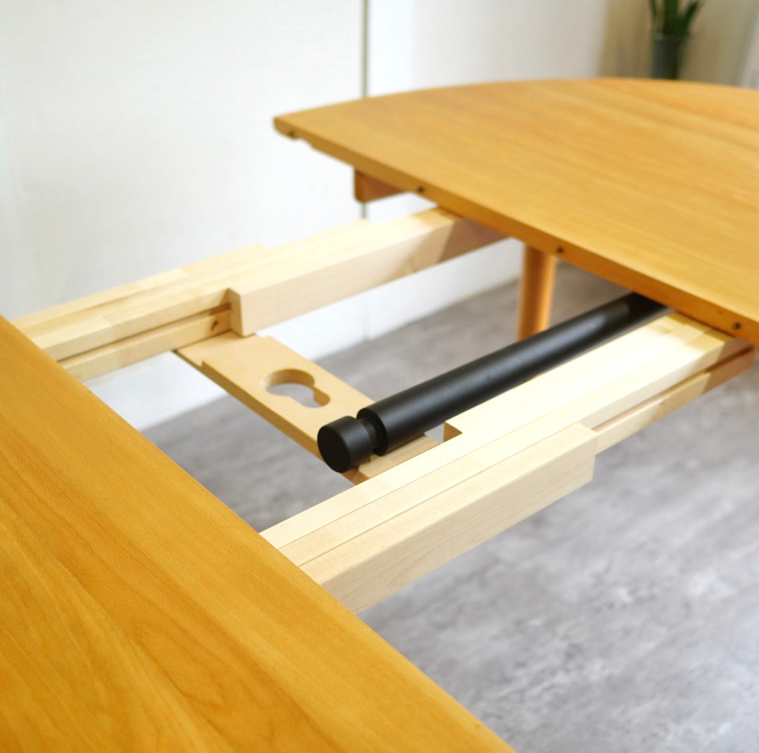 カールハンセン＆サン / Carl Hansen & Søn CH337 ダイニングテーブル