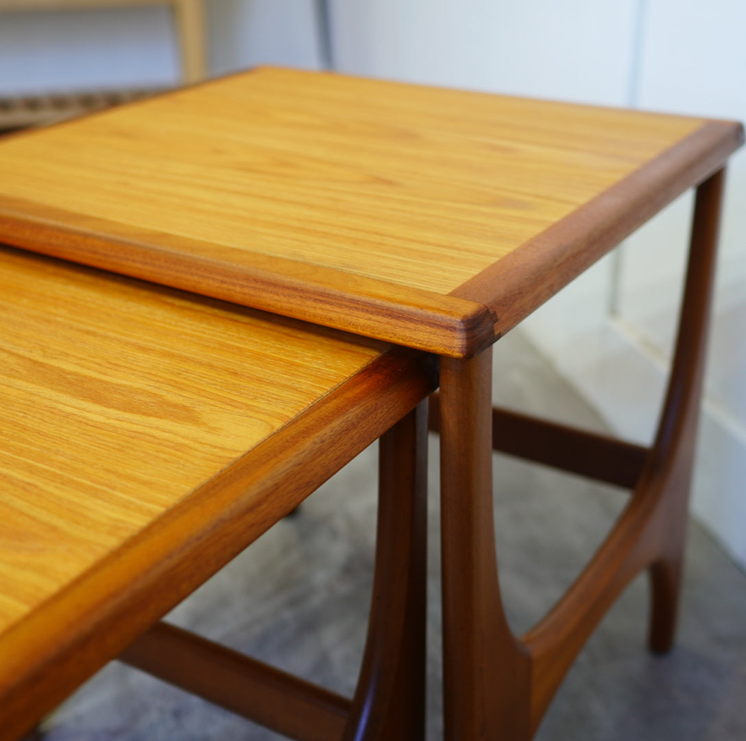 ストーンヒル / STONEHILL Stateroomシリーズ チーク材 ネストテーブル ヴィンテージ