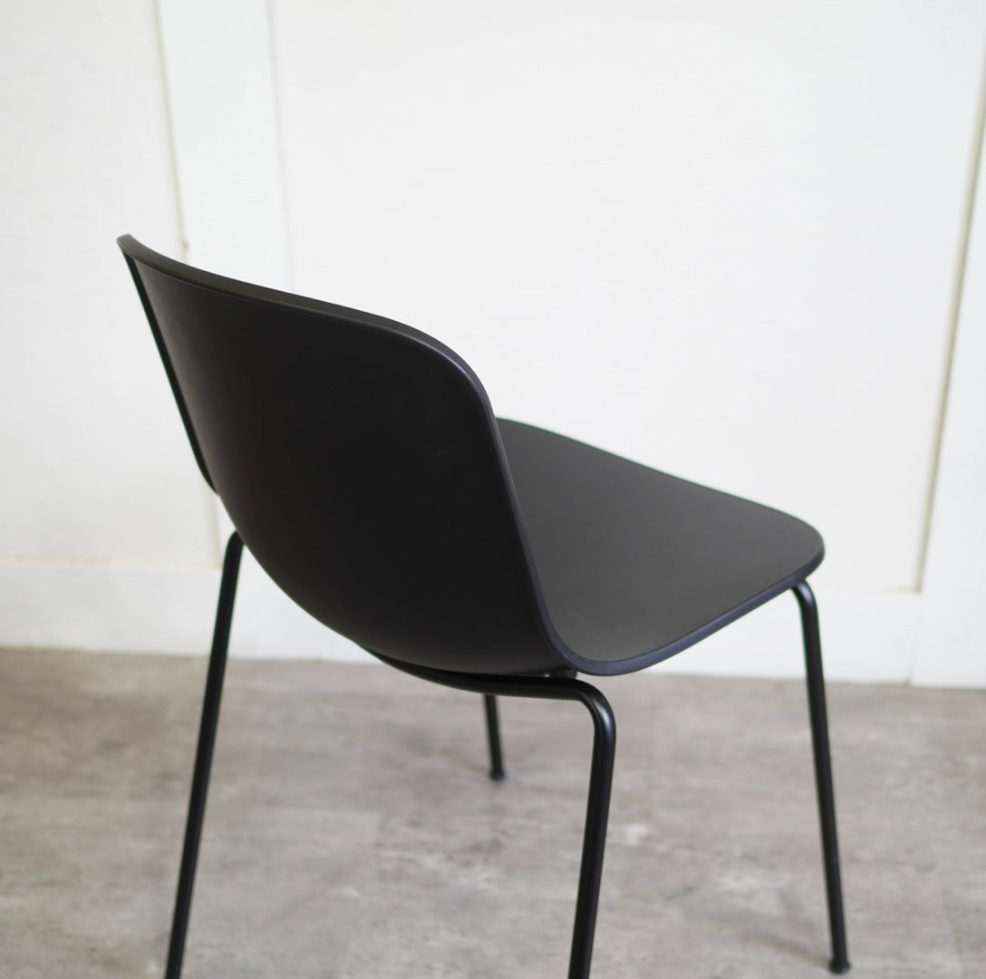 トゥー / TOOU ホリチェア / HOLI CHAIR ブラック