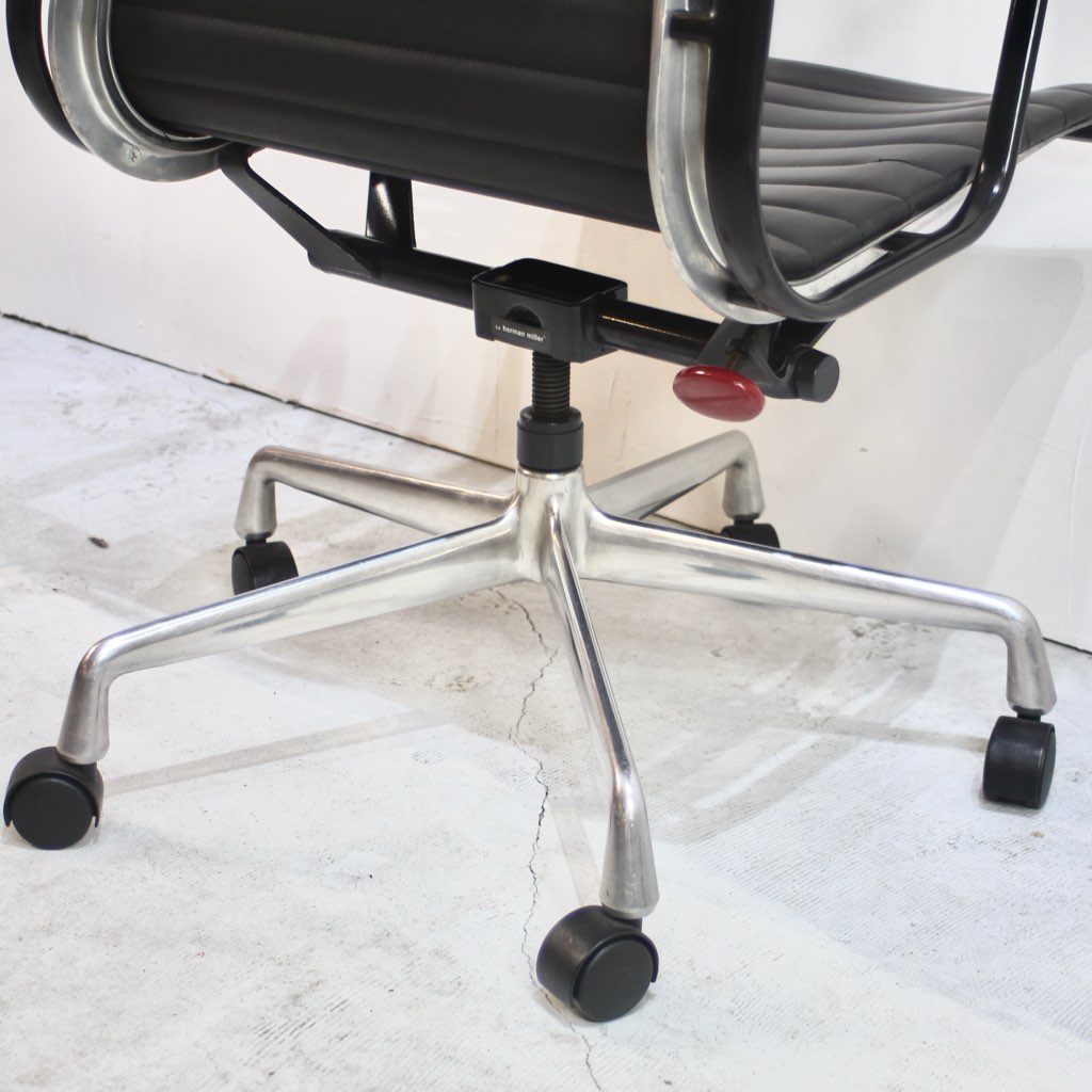 ハーマンミラー / Herman Miller チャールズ & レイ・イームズ アルミナムグループ マネジメントチェア【１】