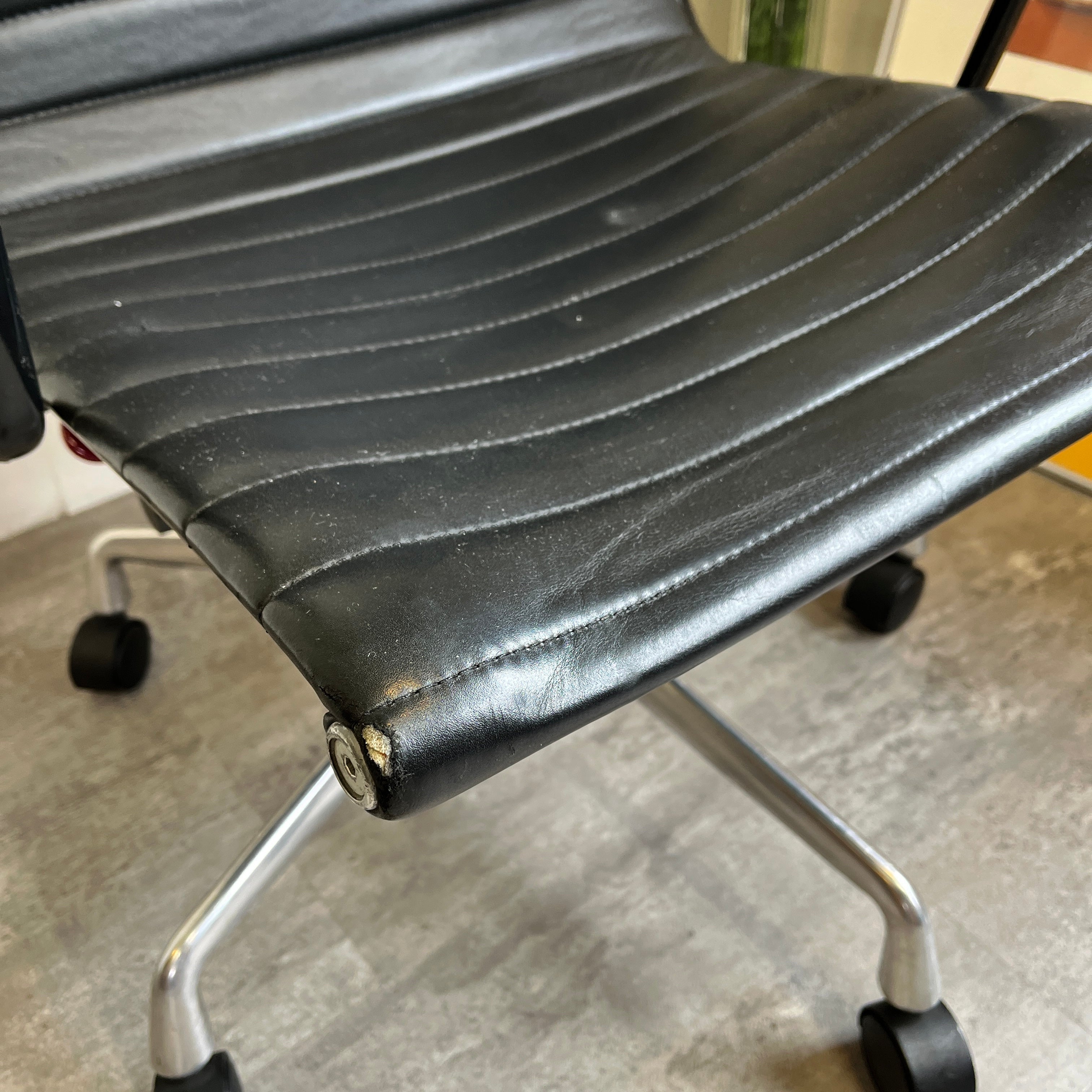 ハーマンミラー / Herman Miller チャールズ & レイ・イームズ アルミナムグループ マネジメントチェア デスクチェア
