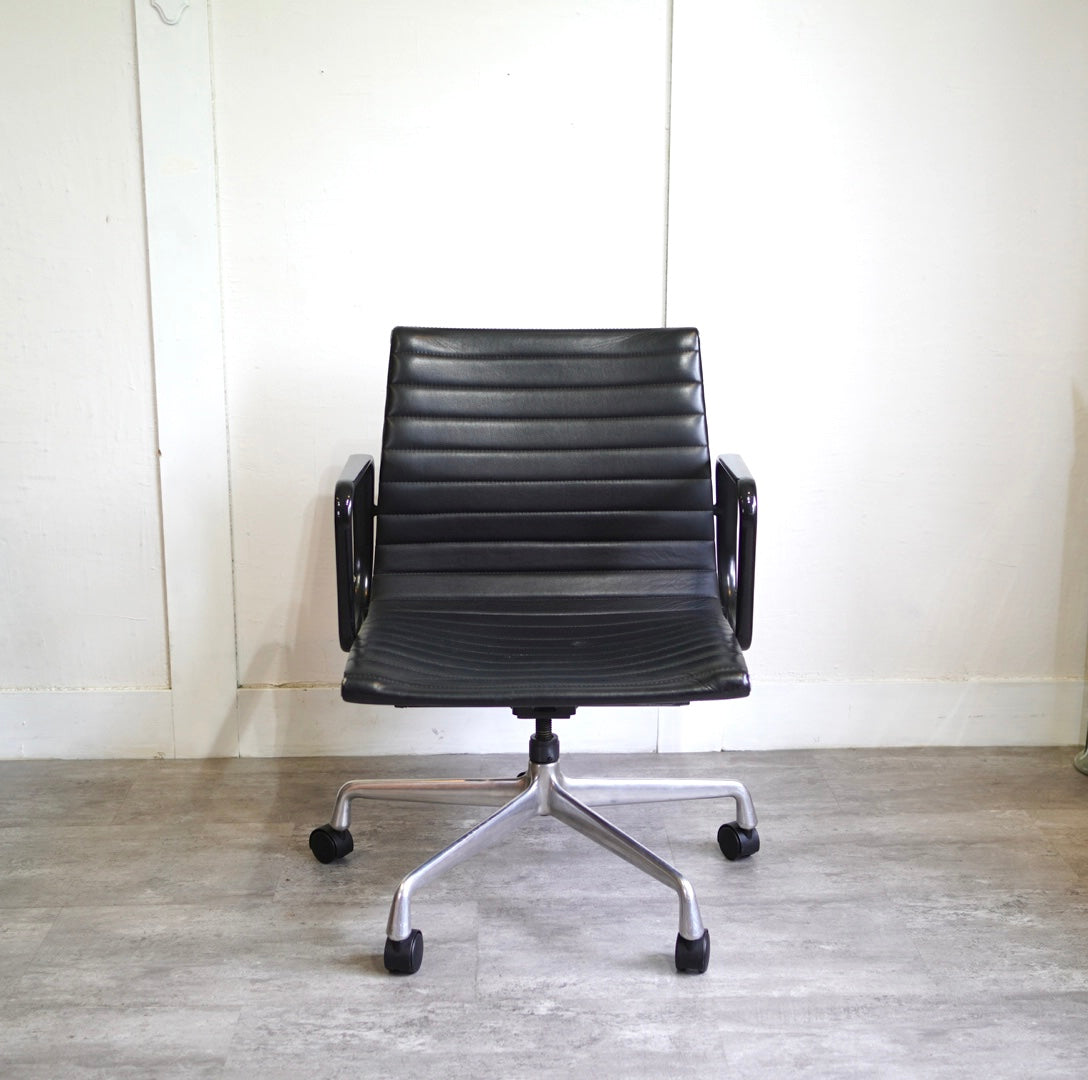 ハーマンミラー / Herman Miller チャールズ & レイ・イームズ アルミナムグループ マネジメントチェア デスクチェア