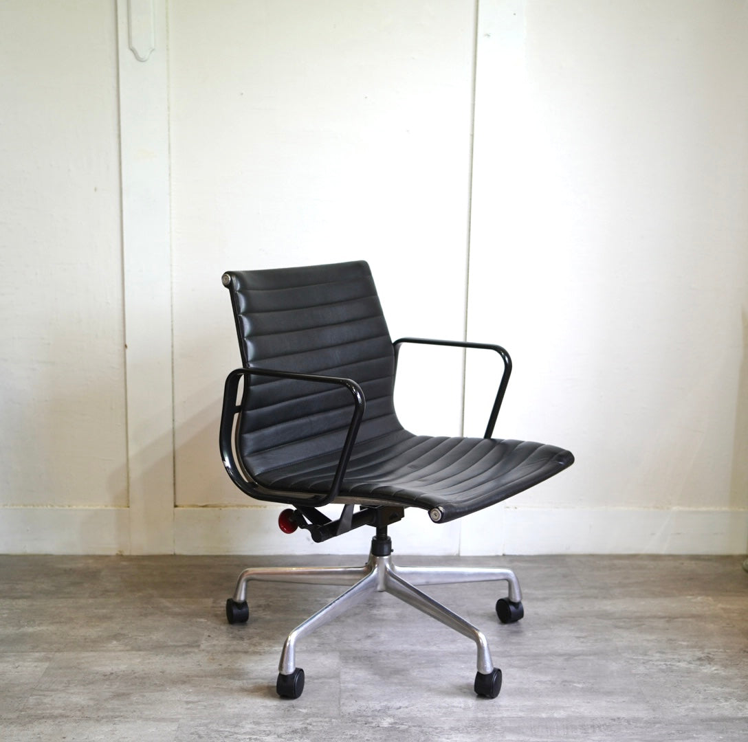 ハーマンミラー / Herman Miller チャールズ & レイ・イームズ アルミナムグループ マネジメントチェア デスクチェア