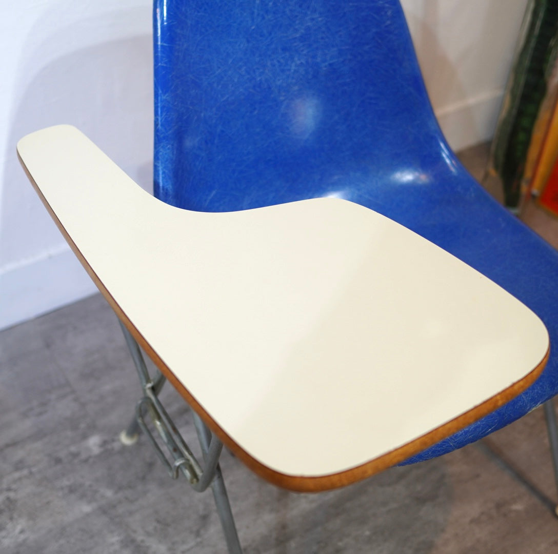 ハーマンミラー / Herman Miller サイドシェルチェア FRP テーブル付 イームズ ヴィンテージ