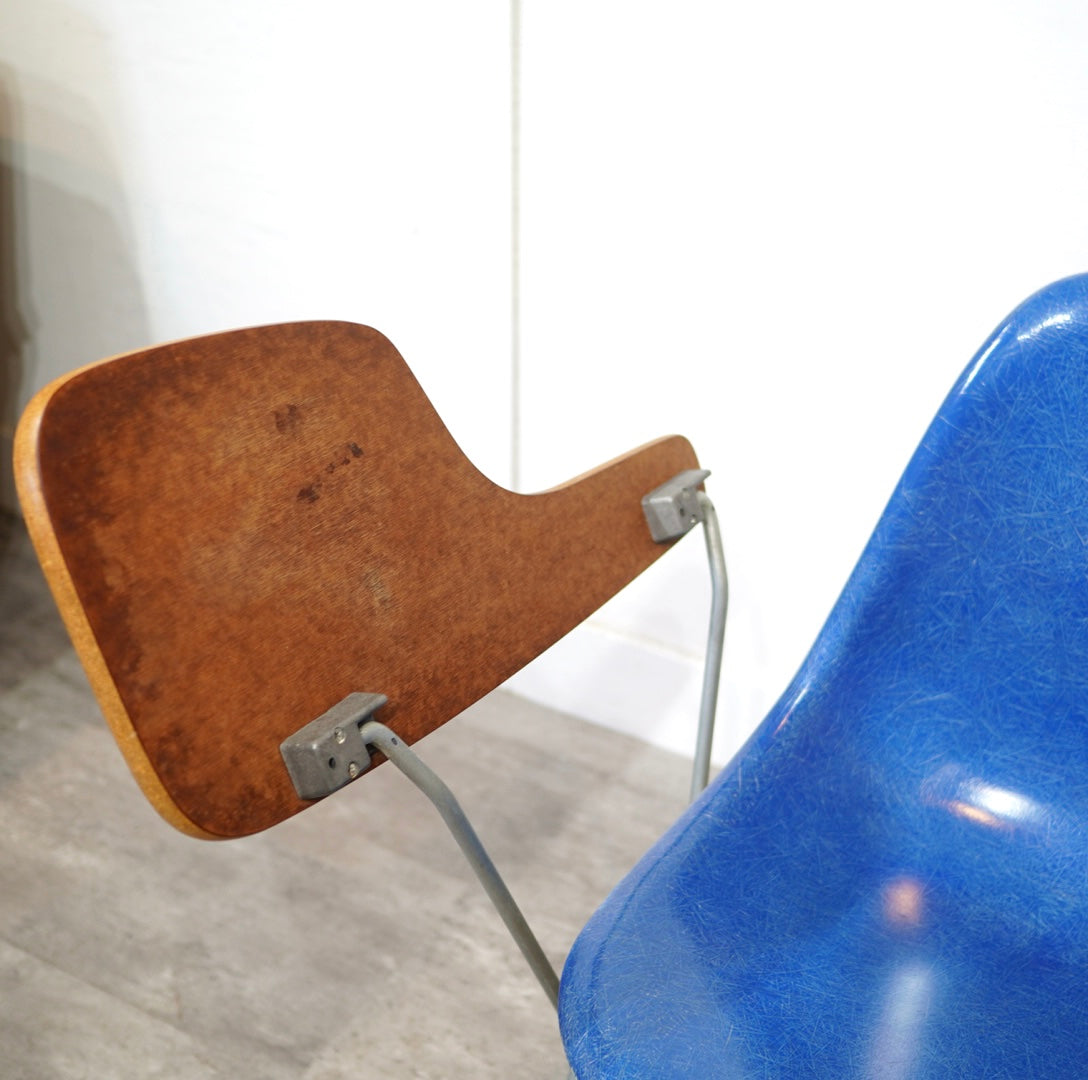 ハーマンミラー / Herman Miller サイドシェルチェア FRP テーブル付 イームズ ヴィンテージ