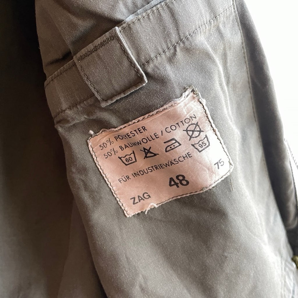 古着】スイス軍 フィールドジャケット カーキ パーカー