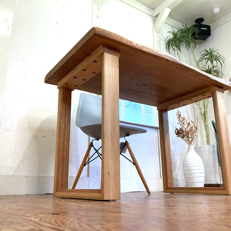 不用になったオーク無垢材天板から作ったデスク リメイク家具 再生家具 リバイブモブラープロジェクト