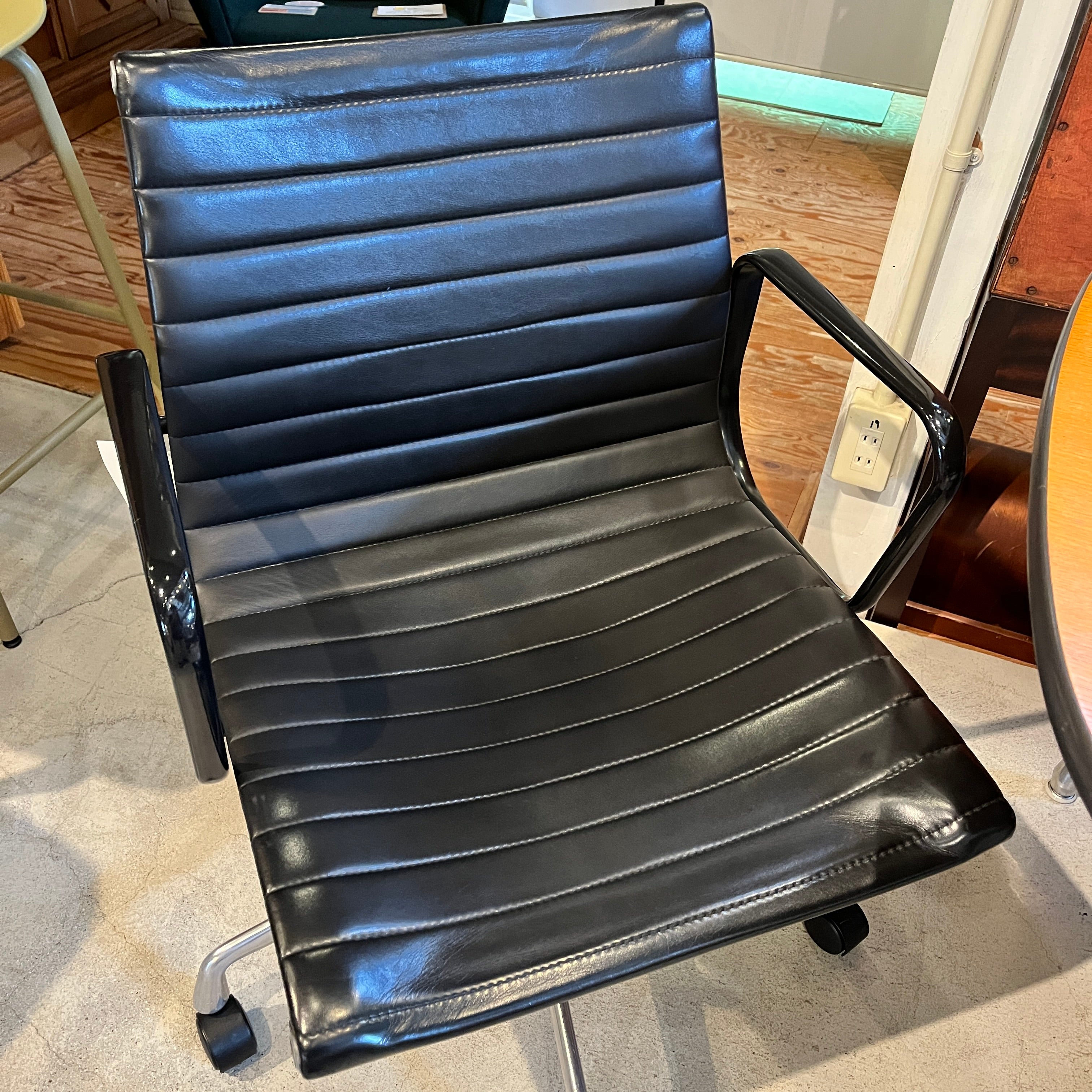 ハーマンミラー / Herman Miller チャールズ & レイ・イームズ アルミナムグループ マネジメントチェア デスクチェア