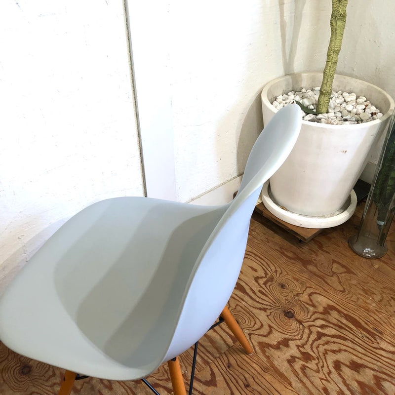 ヴィトラ／vitra  サイドシェルチェア グレー ドゥエルレッグ チャールズ＆レイ・イームズ 中古