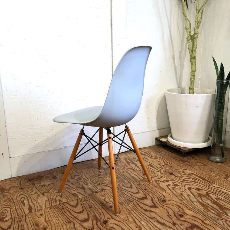 ヴィトラ／vitra  サイドシェルチェア グレー ドゥエルレッグ チャールズ＆レイ・イームズ 中古