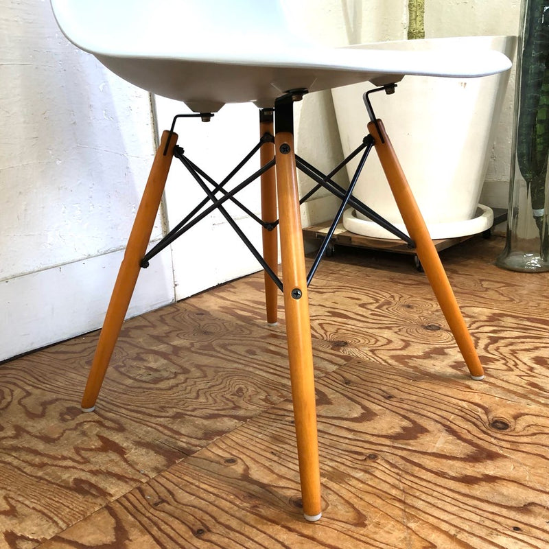 ヴィトラ／vitra  サイドシェルチェア グレー ドゥエルレッグ チャールズ＆レイ・イームズ 中古