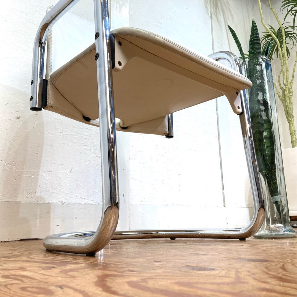 希少　1975's　B&B　アフラ&トビア・スカルパ　ラタン　テーブル 希少 1975's B&B アフラ&トビア・スカルパ ラタン テーブル - メルカリ