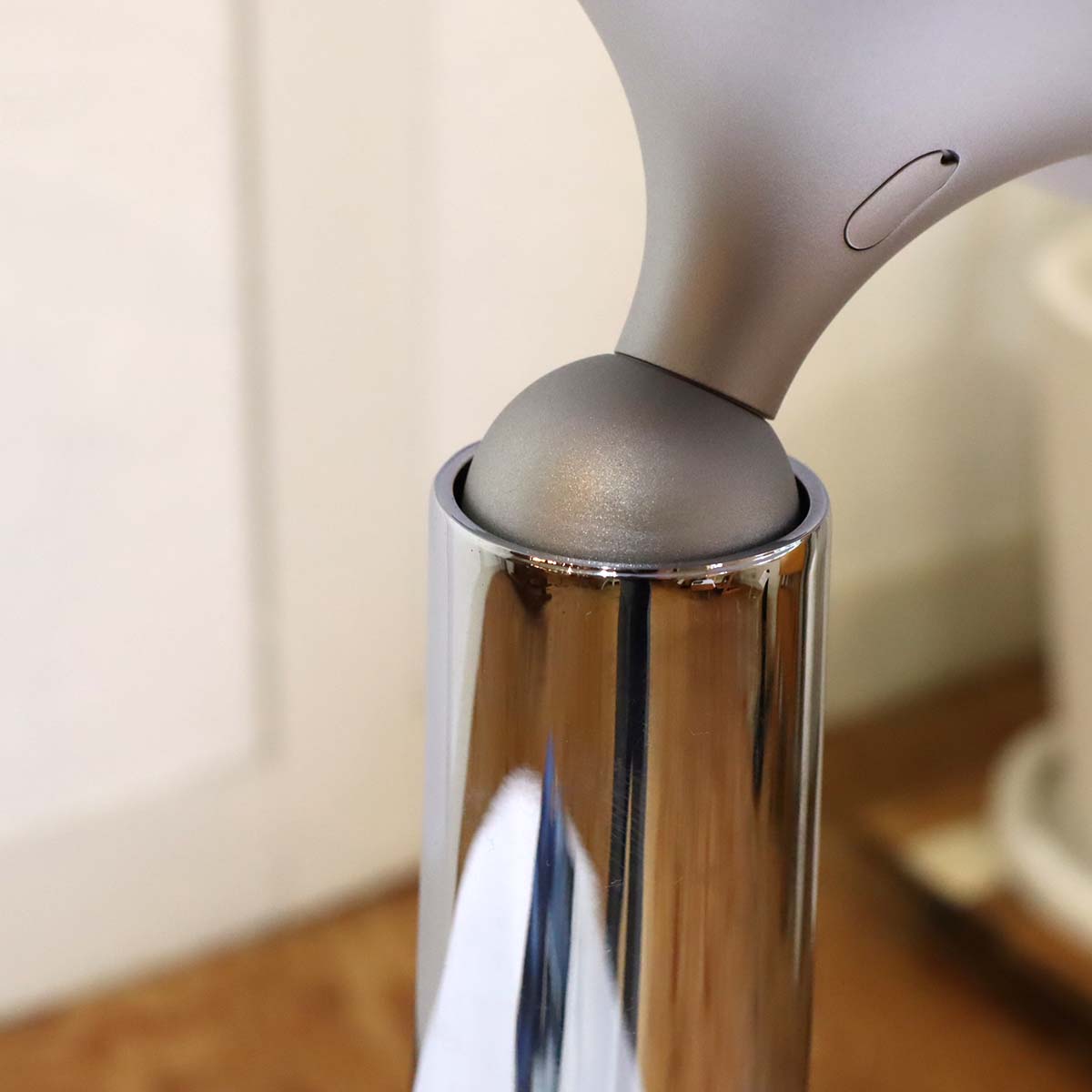 キスデザイン / QisDESIGN コーラルリーフ・テーブルランプ  LED照明 テーブルランプ デスクライト 中古