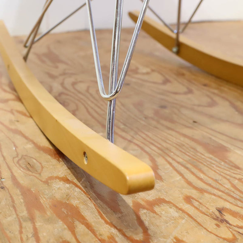 ハーマンミラー / Herman Miller イームズ プラスチックシェル アームシェル ロッカーベース 中古