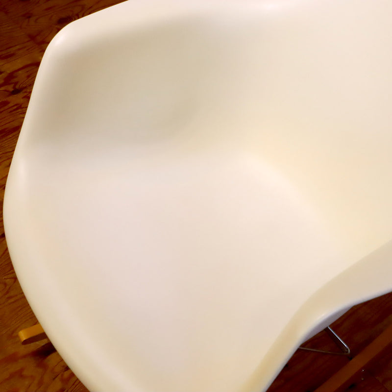 ハーマンミラー / Herman Miller イームズ プラスチックシェル アームシェル ロッカーベース 中古