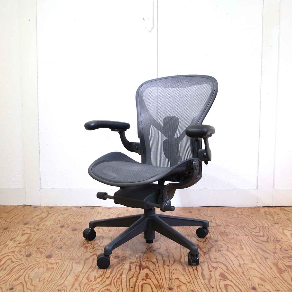 ハーマンミラー / HermanMiller アーロンチェア / Aeron Chairs リマスタード Size B フル装備 中古