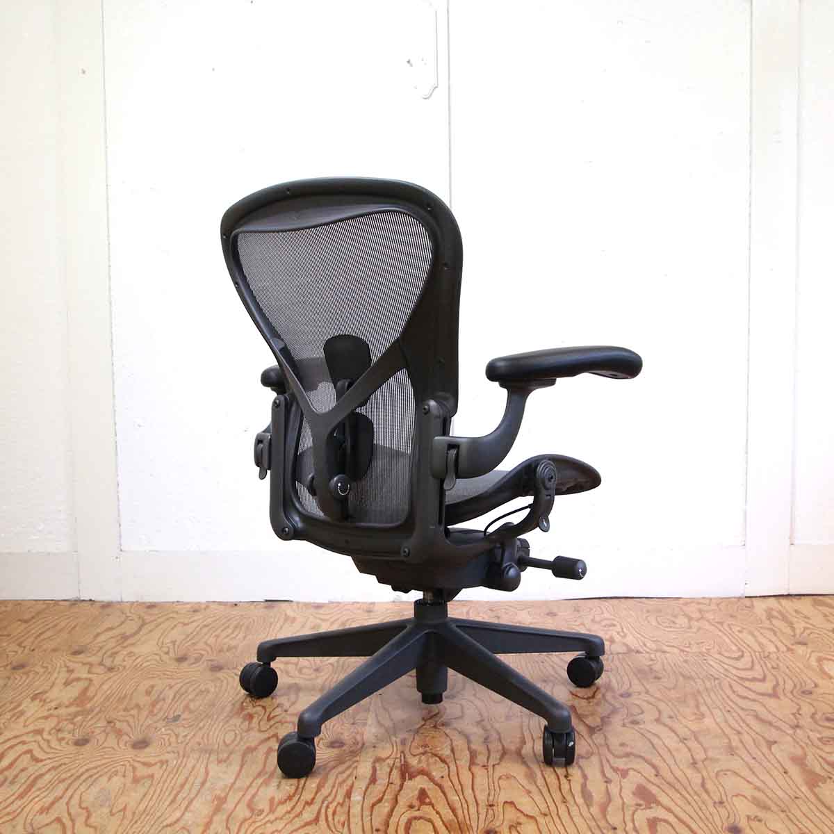 ハーマンミラー / HermanMiller アーロンチェア / Aeron Chairs リマスタード Size B フル装備 中古