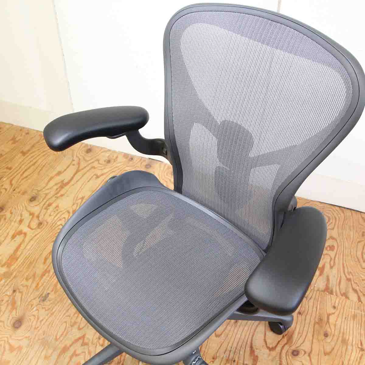 ハーマンミラー / HermanMiller アーロンチェア / Aeron Chairs リマスタード Size B フル装備 中古